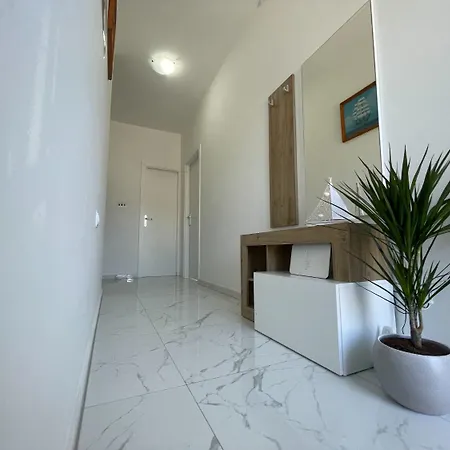 Paz Apartment Vinisce
