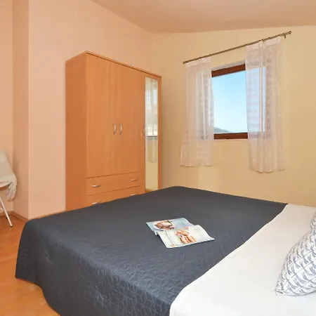 Apartment Paz *