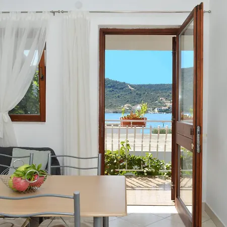 Apartment Paz Vinisce